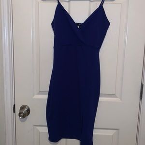 Blue dress with a slit on the left side